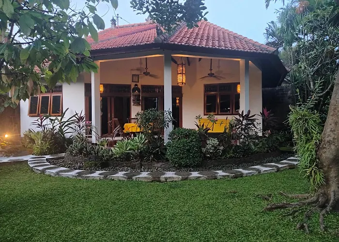 Teman Jaya House بيت للعطل لوفينا